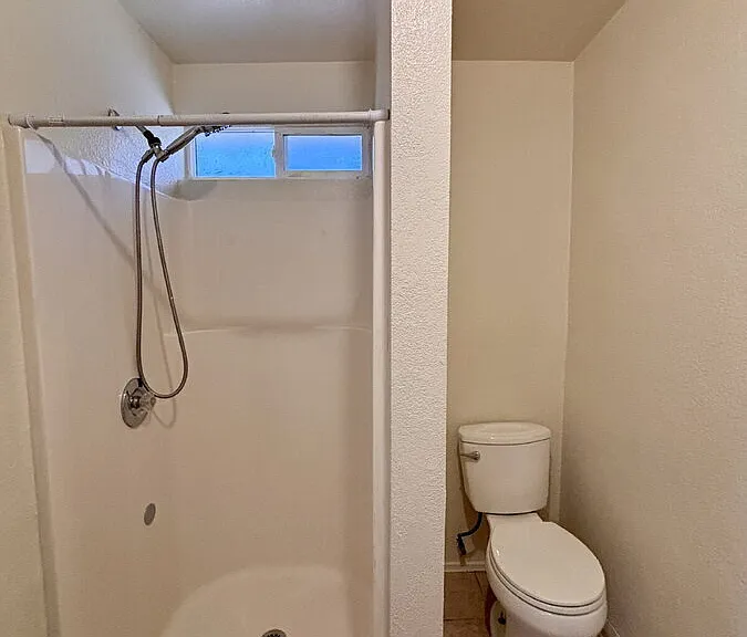17585 Vine St — Photo 7