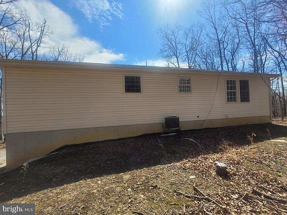 3rd image of 727 Pheasant Dr