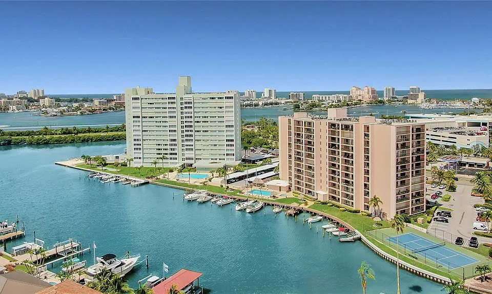 51 Island Way #108