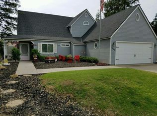 1382 Douglas Ave, Clovis, CA 93611