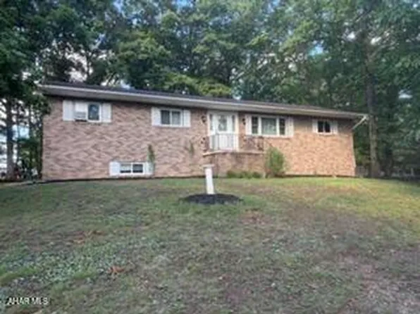 622 Davis Rd, Altoona, PA 16601