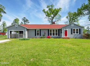 716 Nine Foot Rd, Newport, NC 28570