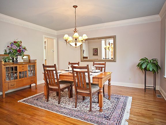 4th image of 5018 Worthington Way