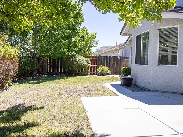 1870 Cliffhanger Dr — Photo 24