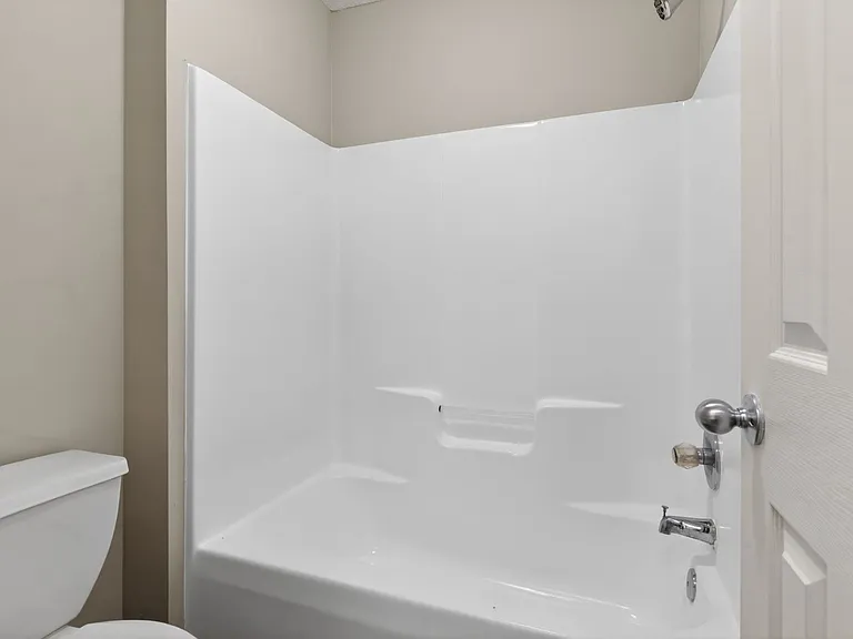 Sharon Oaks Apartments — Photo 36