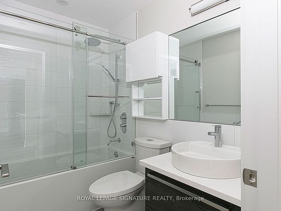 3rd image of 11 Walmer Rd #604