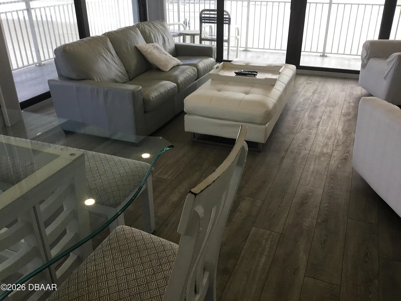 3 bed, 2.0 bath, 1240 sqft, $6,600 — Photo 3