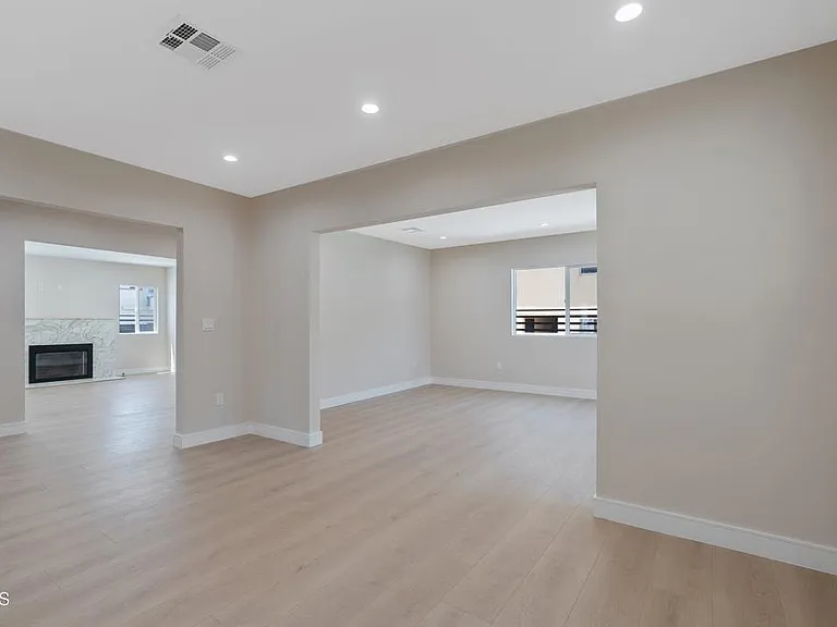 1206 Tamarind Ave — Photo 12