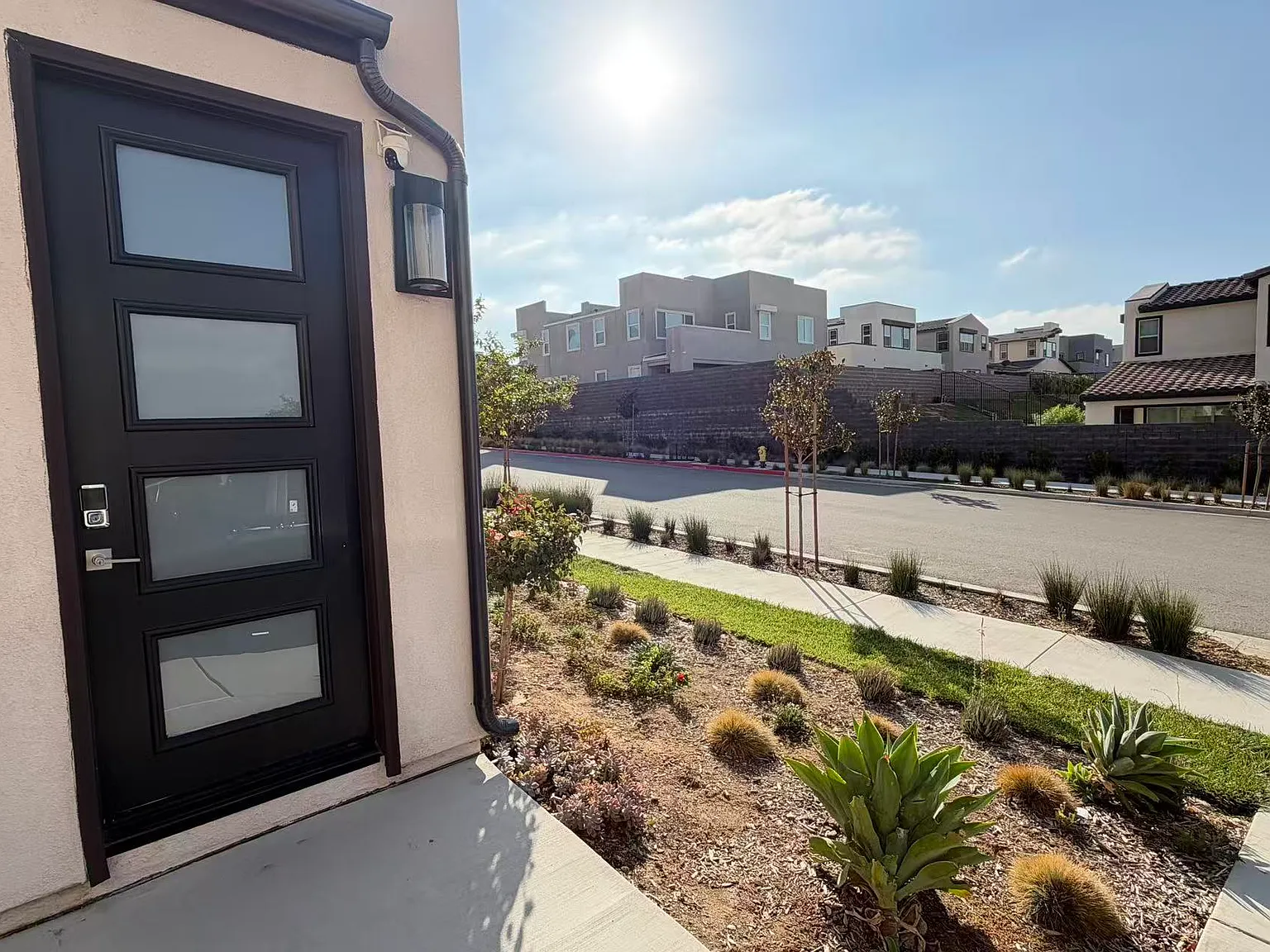 15658 Caterpillar Dr — Photo 2