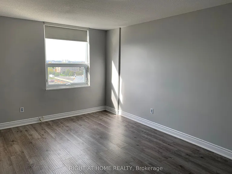 362 The East Mall #1109 — Photo 21
