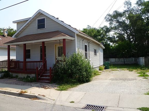5th image of 606 N Abe St