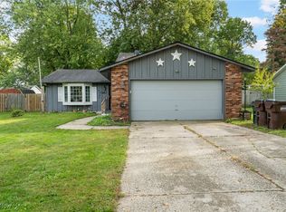 135 Hidden Tree Ln, Amherst, OH 44001
