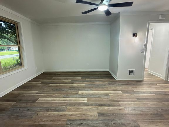 5th image of 215 E 3rd Ave