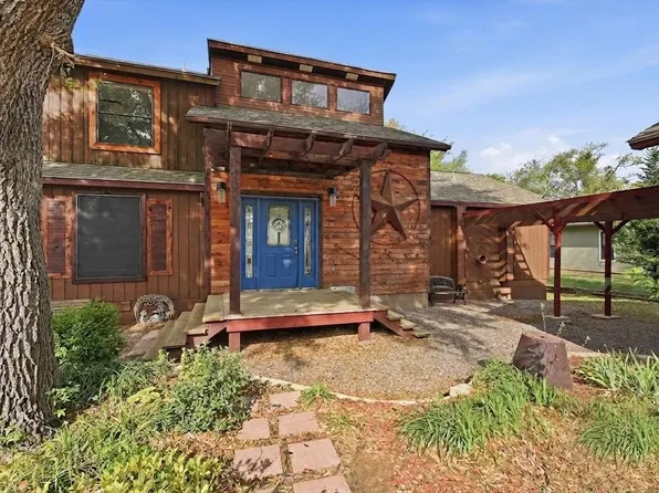 1334 Kiowa Dr E, Lake Kiowa, TX 76240