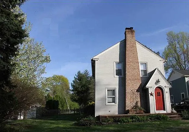 28 Rumson Rd photo 1