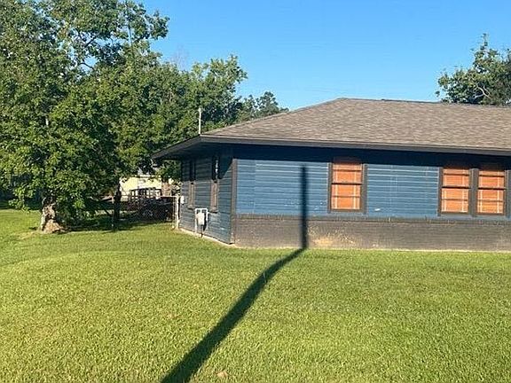 3rd image of 2117 Ellis Dr