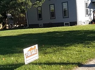 128 N 1st St, Carthage, IL 62321