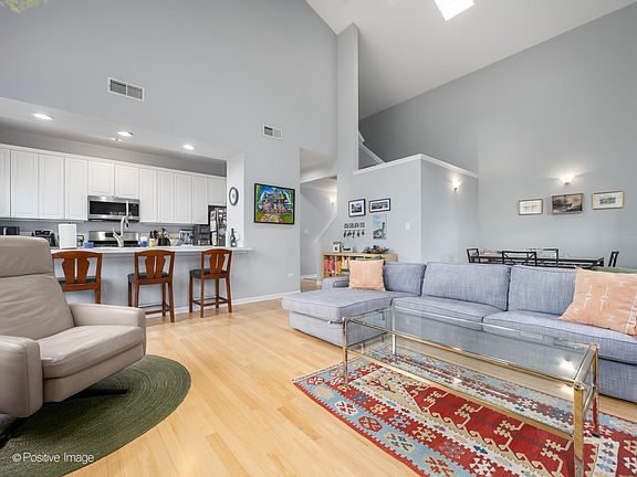 5th image of 2336 W Palmer St #3