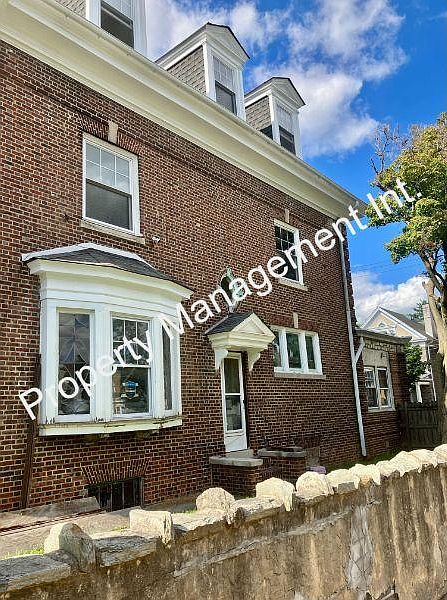 1st image of 1318 Arrott St APT 1