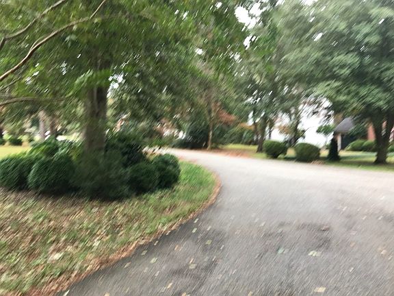 5th image of 7 Holly Dr