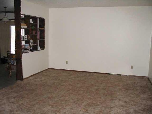 4th image of 13 S Vickie Dr