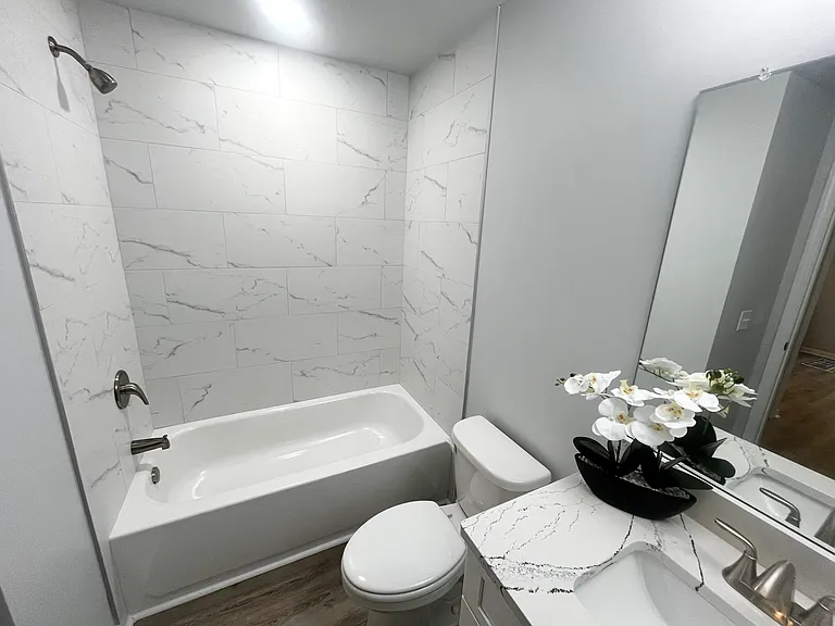 Somerset Apartments — Photo 11