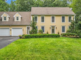 8 Hunter Point Dr, Scarborough, ME 04074