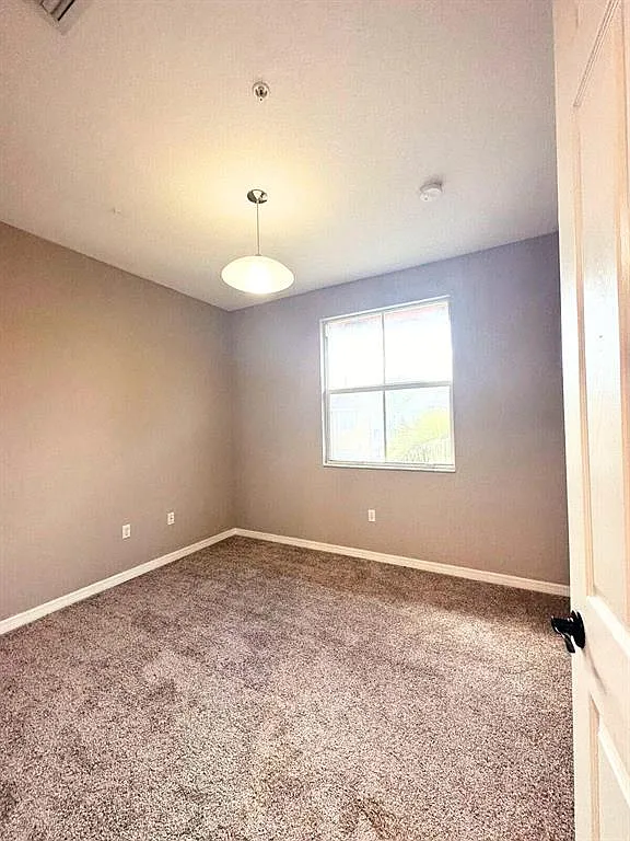3 bed, 1536 sqft, $2,950 — Photo 4