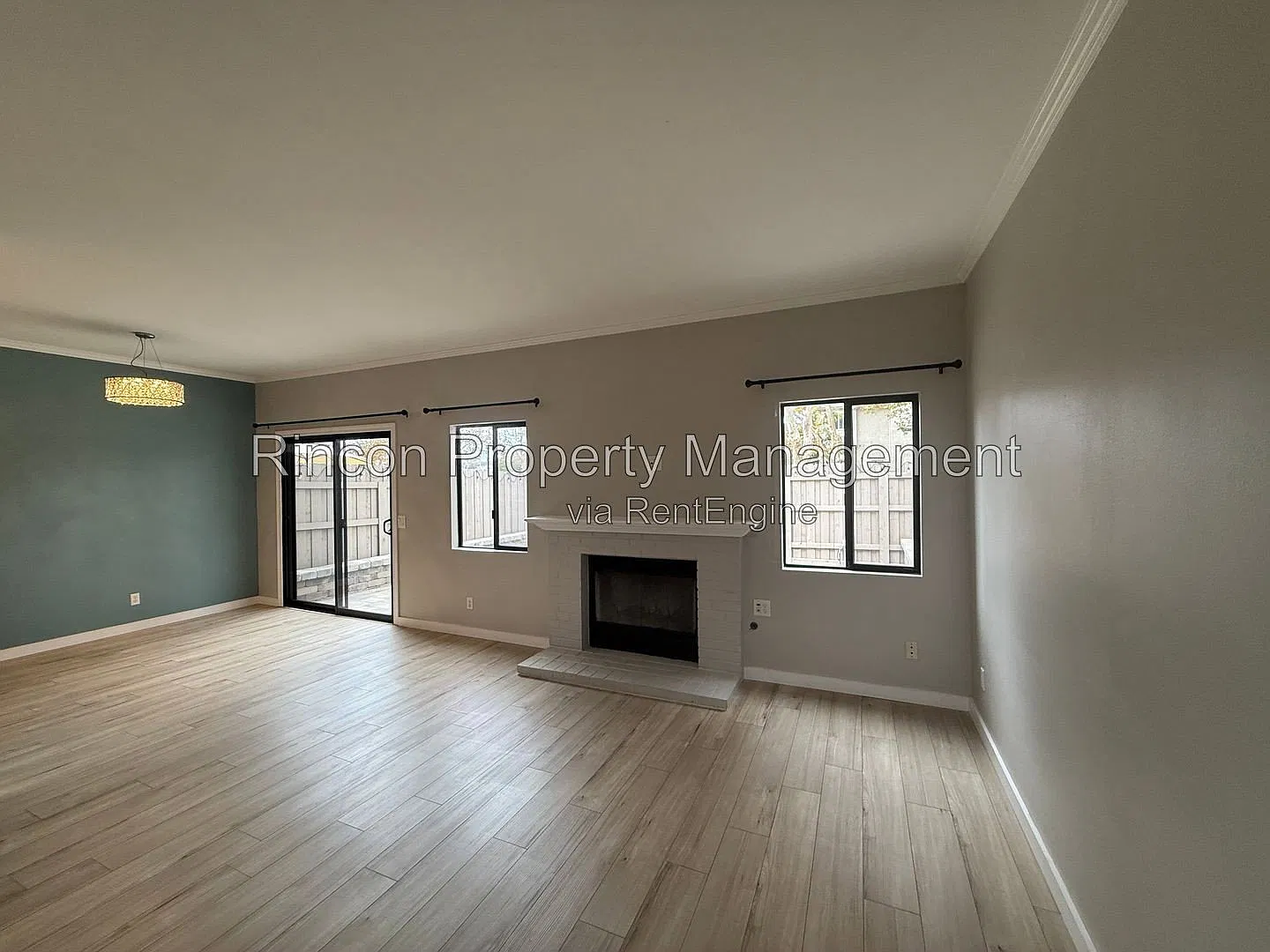 3 bed, 2.5 bath, 1264 sqft, $3,395 — Photo 3