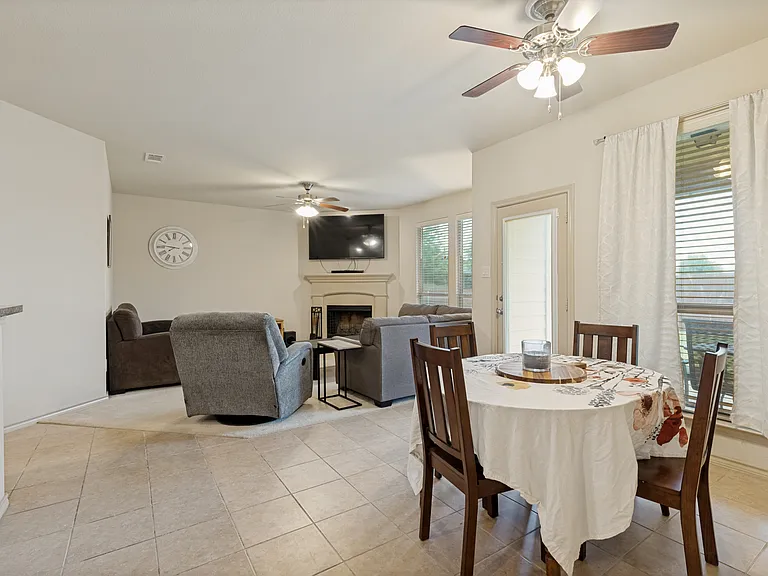 540 Vidalia Ct — Photo 9