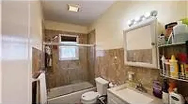 47 Campbell Ave #2R — Photo 8