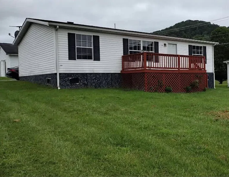 135 Bluebird Ln