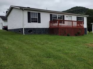 135 Bluebird Ln, Bluefield, VA 24605