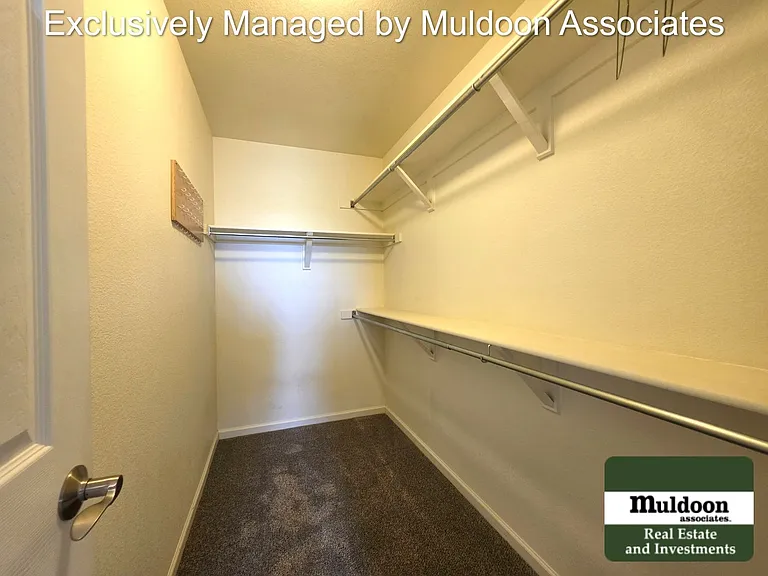 7599 Sailwind Dr — Photo 17