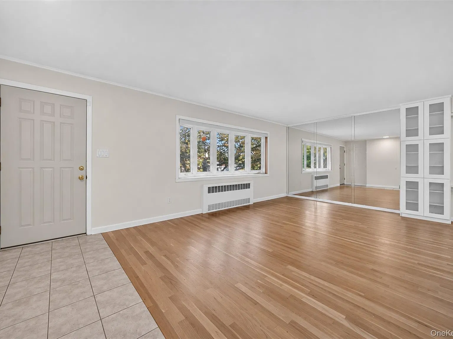 3 bed, 2.5 bath, 1196 sqft, $4,750 — Photo 2