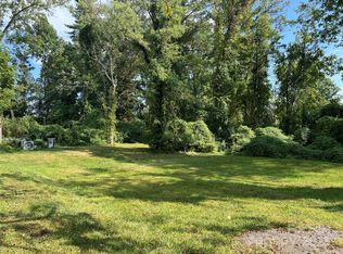 1030 N Justice St, Hendersonville, NC 28791