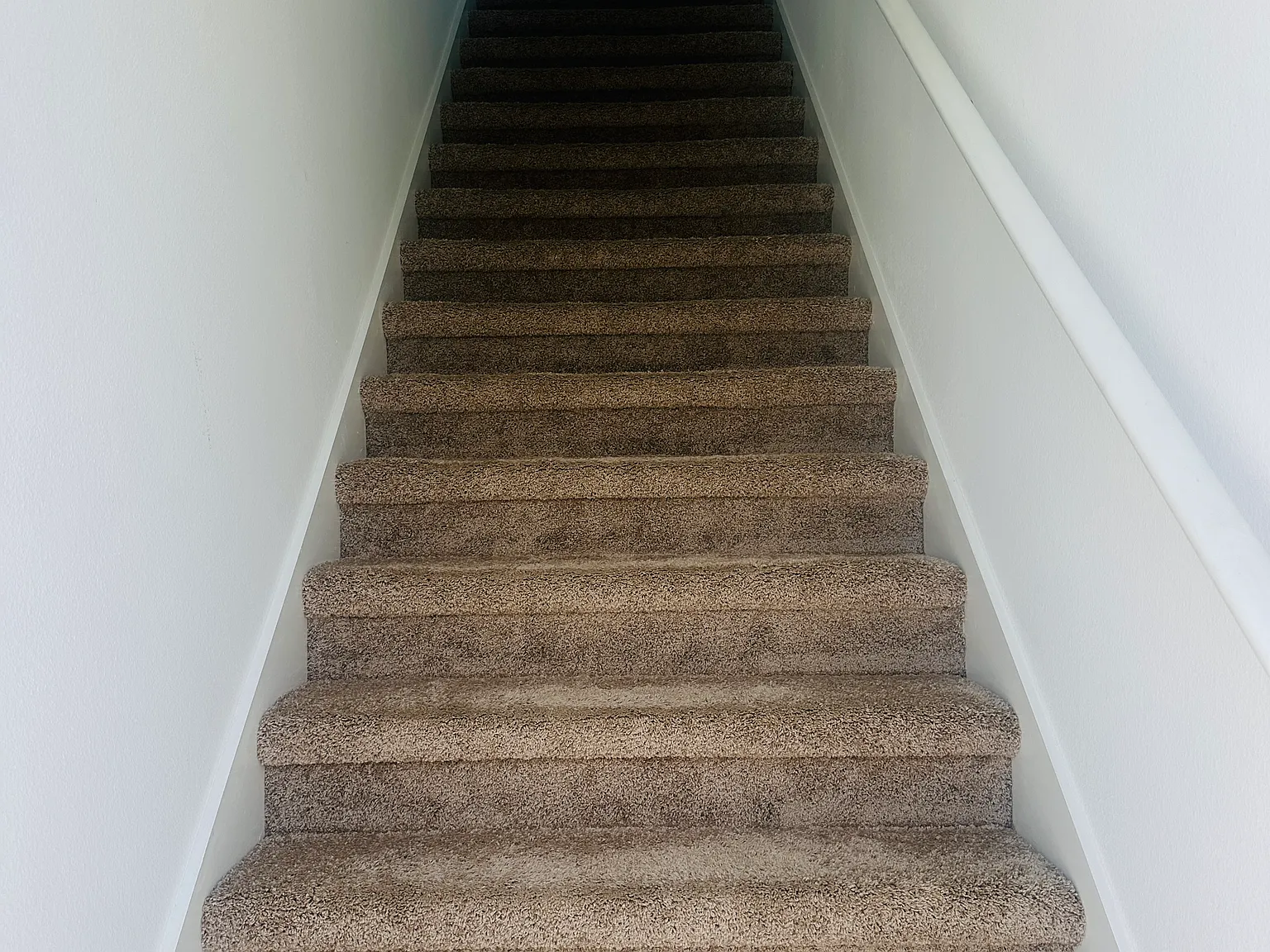 1 bed, 940 sqft, $1,700 — Photo 2