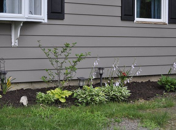2nd image of 270 W 16th St