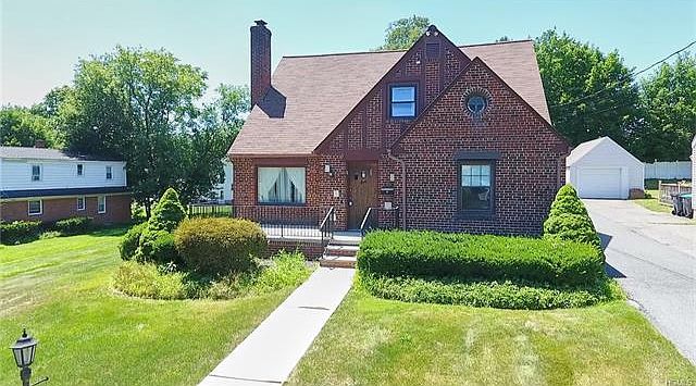 1st image of 40 Fairlawn Ave