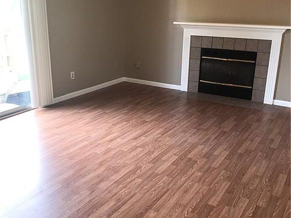 3rd image of 5801 Lakefield Dr