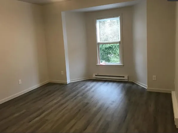 20 Elm St #2, North Brookfield, MA 01535