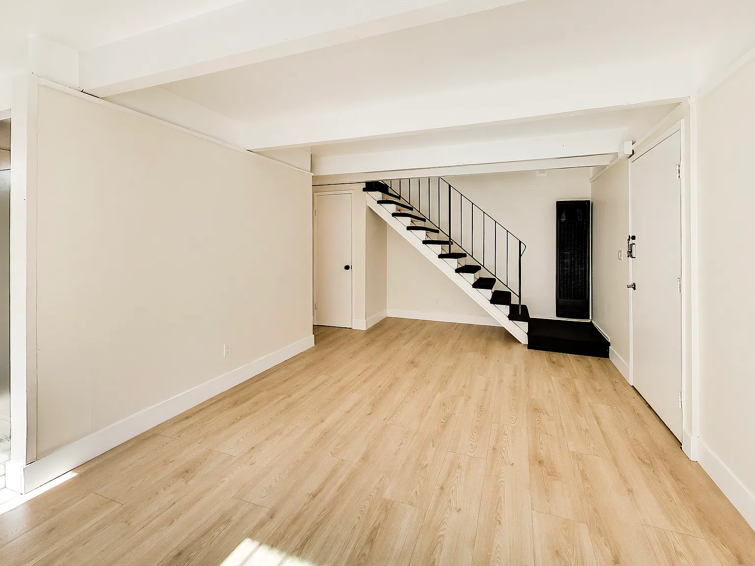 2 bed, 1.5 bath, 856 sqft, $3,395 — Photo 3