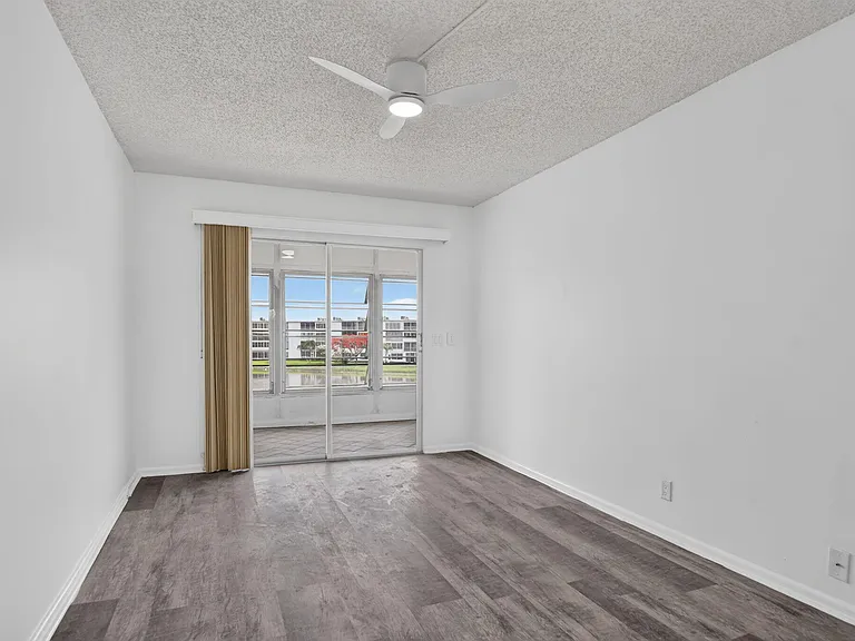 3045 Cornwall Dr #C — Photo 18