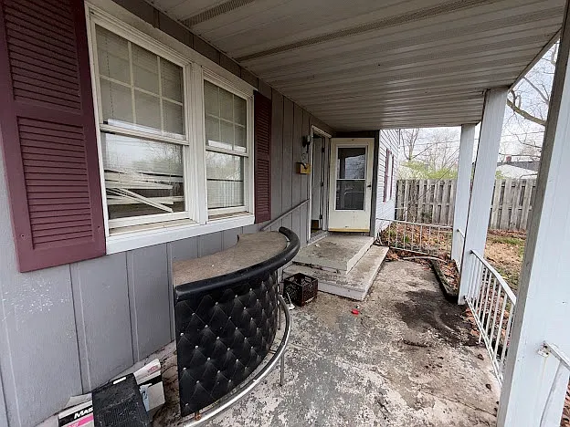 731 Conard Ct — Photo 6
