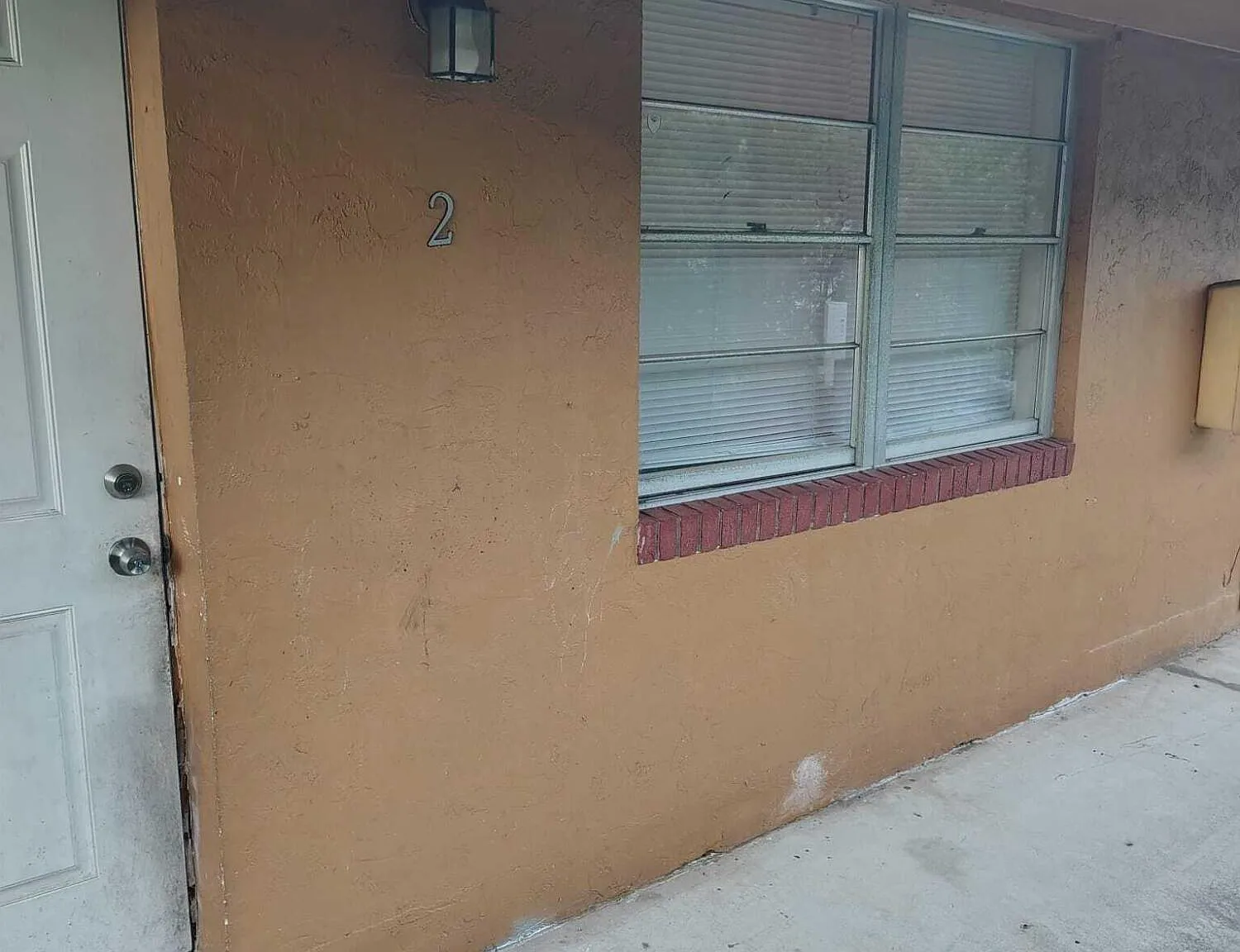 2 bed, 1.0 bath, 1814 sqft, $2,000 — Photo 1