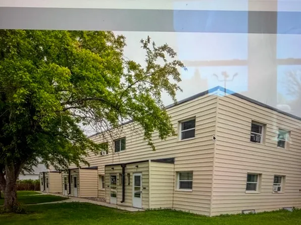 802 8th St N #804, Wahpeton, ND 58075