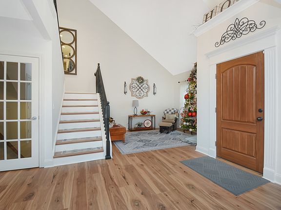 5th image of 10 Deerfield Ct