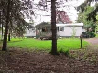 137 Lakeview Dr, Sweet Valley, PA 18656