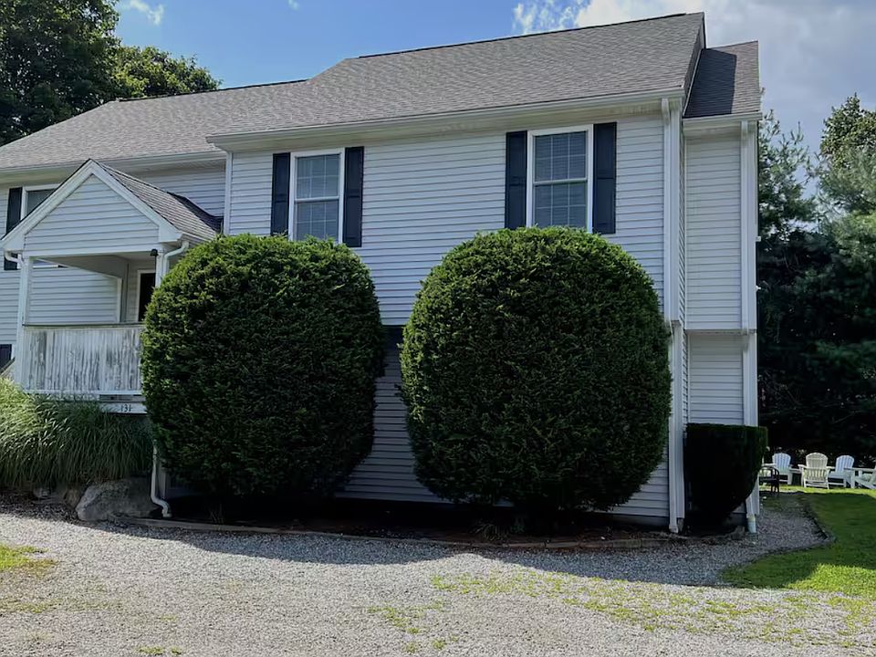 1st image of 131 Caswell St