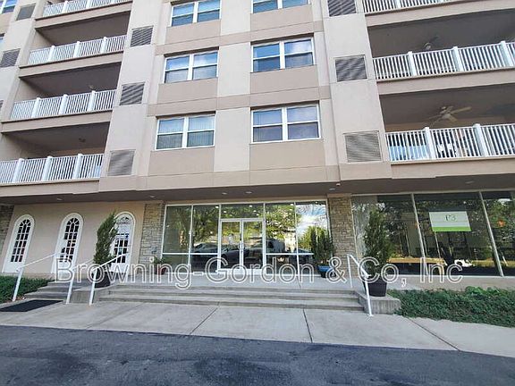 3rd image of 3415 W End Ave #610D